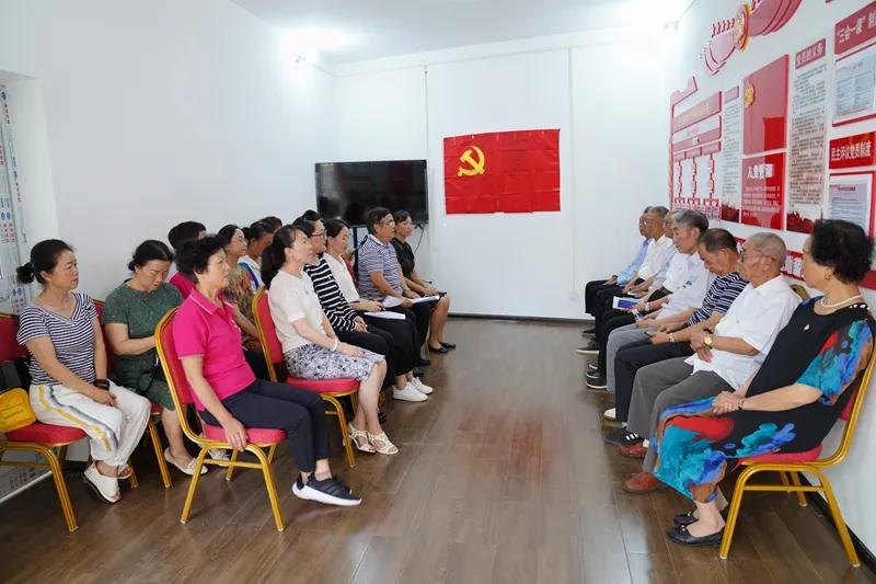 致敬！州人民醫(yī)院12名老黨員榮獲“光榮在黨50年”紀(jì)念章
